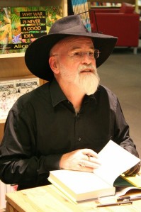 Terry_Pratchett_at_Powell's_2007-cropped